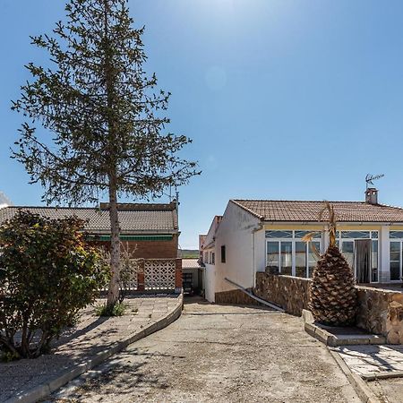Waou Deluxe Cottage Titulcia 외부 사진