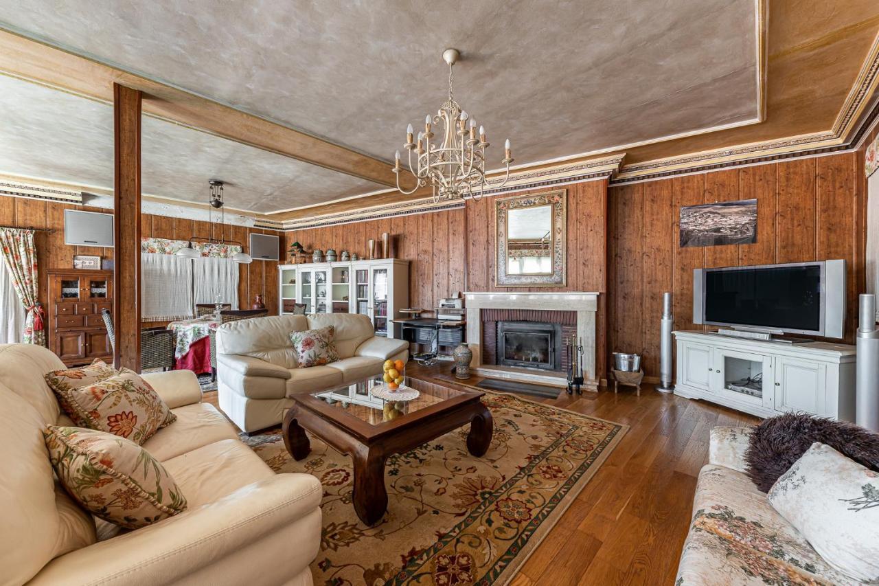 Waou Deluxe Cottage Titulcia 외부 사진