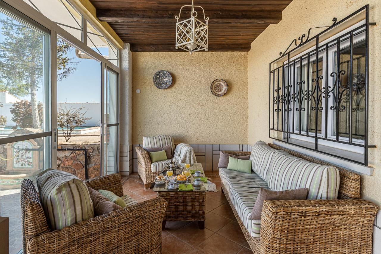 Waou Deluxe Cottage Titulcia 외부 사진