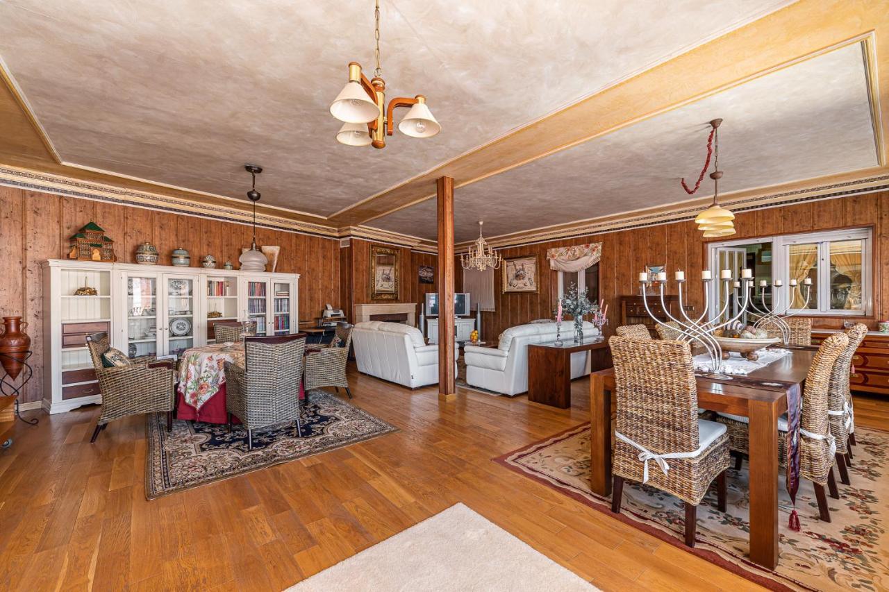 Waou Deluxe Cottage Titulcia 외부 사진