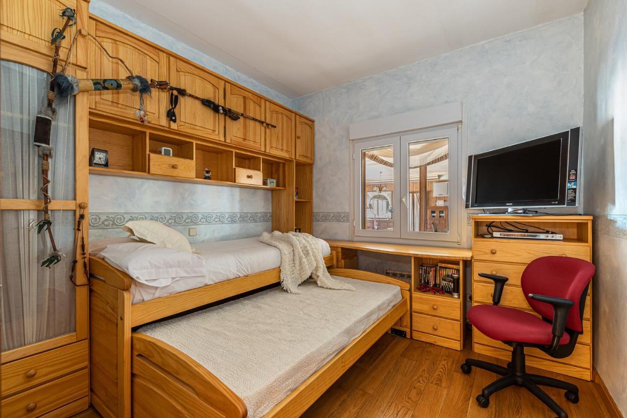 Waou Deluxe Cottage Titulcia 외부 사진