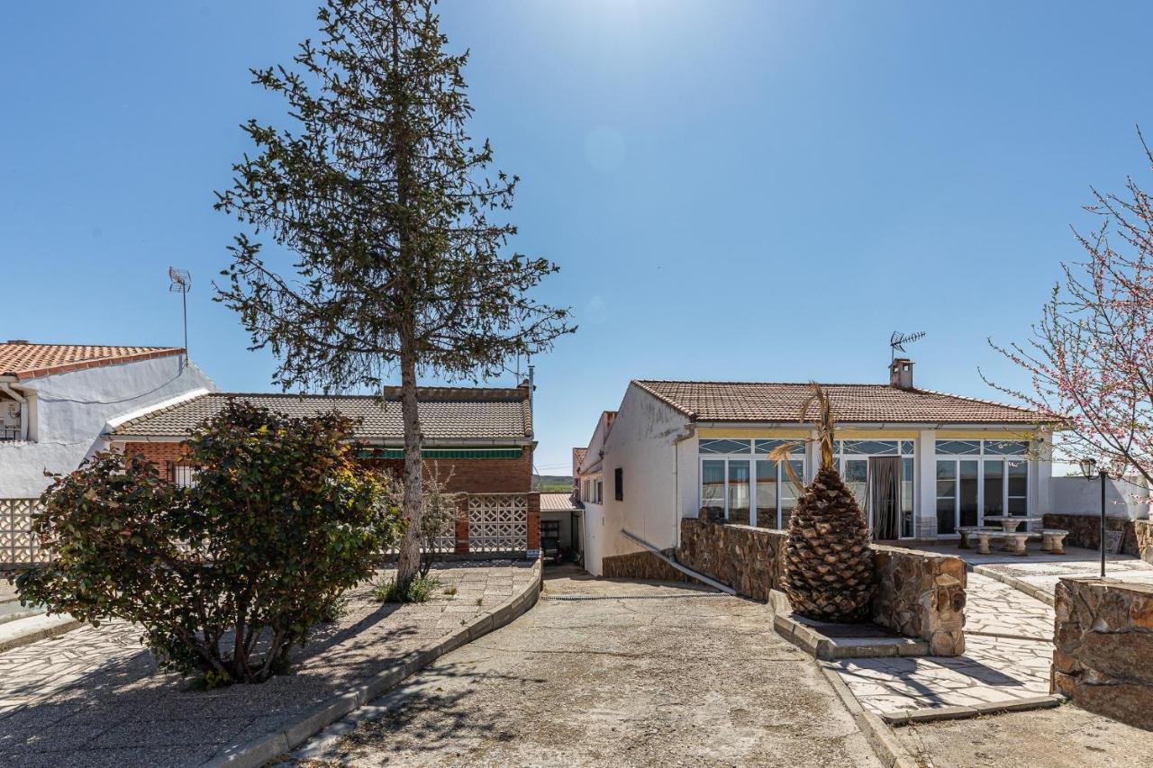 Waou Deluxe Cottage Titulcia 외부 사진