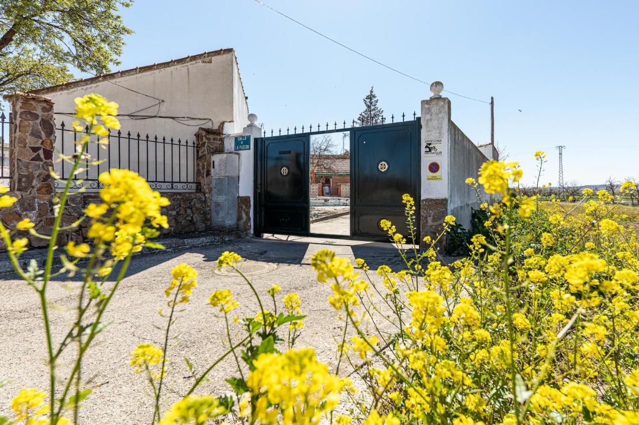 Waou Deluxe Cottage Titulcia 외부 사진