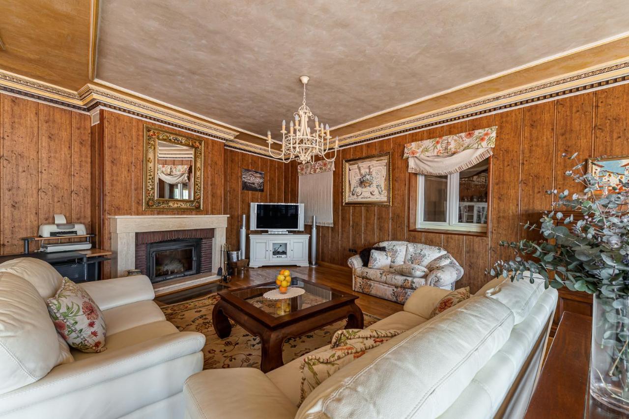 Waou Deluxe Cottage Titulcia 외부 사진
