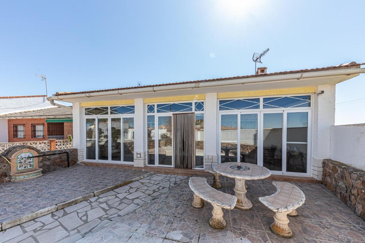 Waou Deluxe Cottage Titulcia 외부 사진
